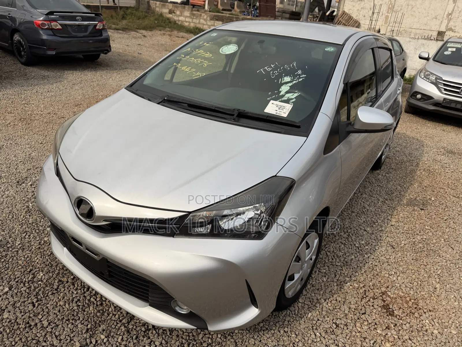 Toyota Vitz 1.3 FWD 3dr 2015 Silver