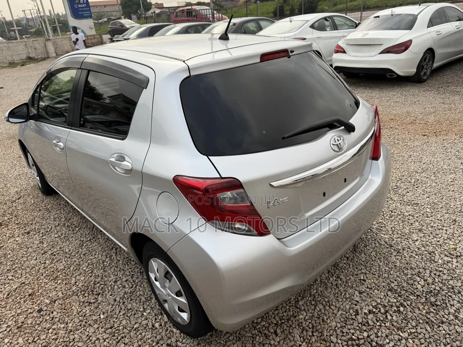 Toyota Vitz 1.3 FWD 3dr 2015 Silver