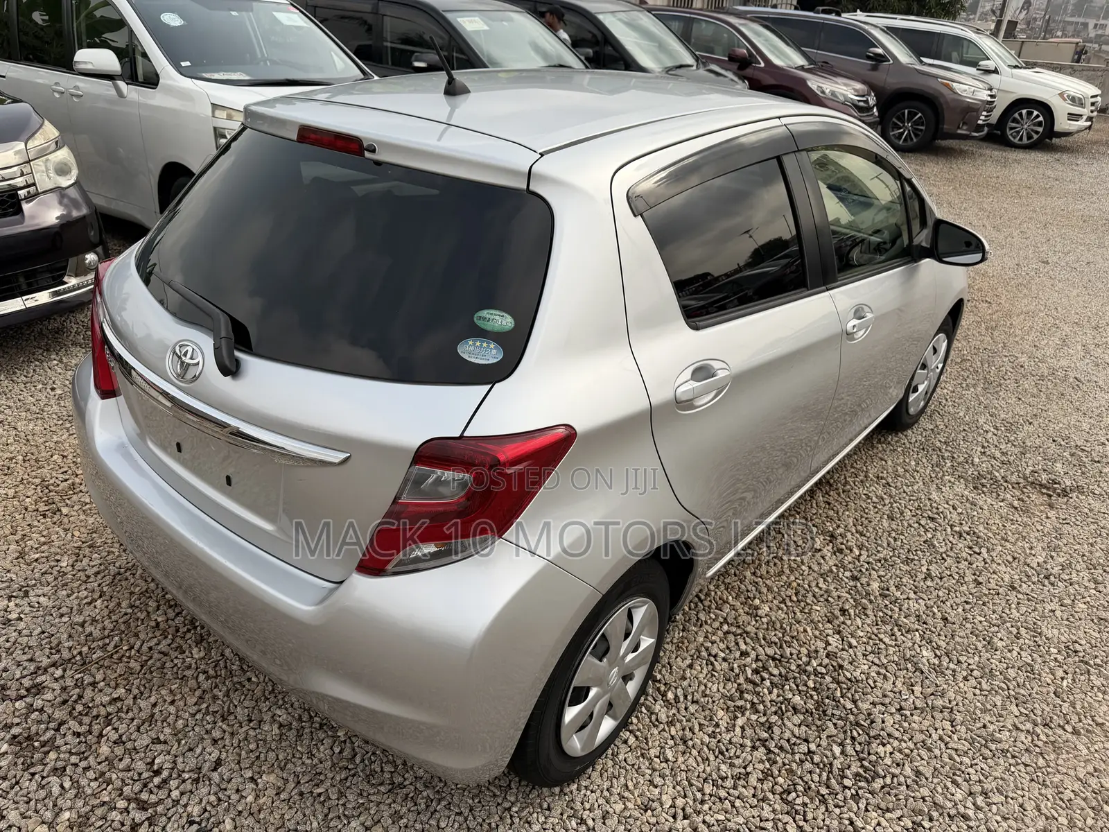 Toyota Vitz 1.3 FWD 3dr 2015 Silver