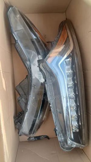 Acura RDX Headlight Pair