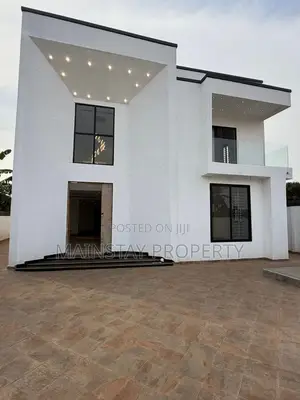 5bdrm House in SSNIT Flats for sale