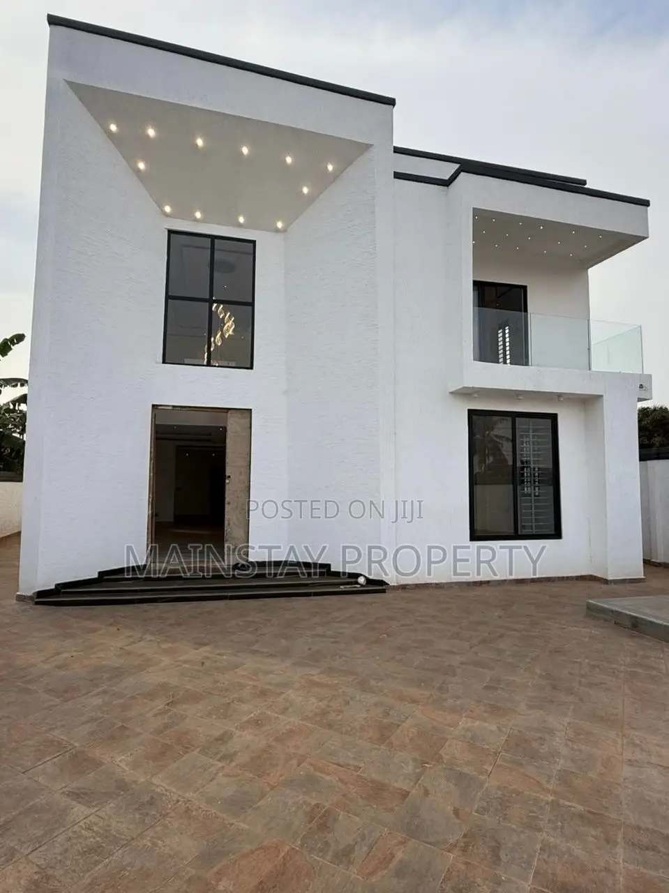 5bdrm House in SSNIT Flats for sale
