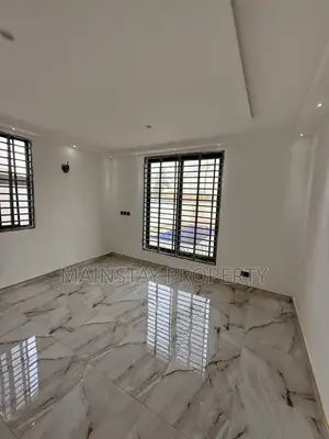 5bdrm House in SSNIT Flats for sale