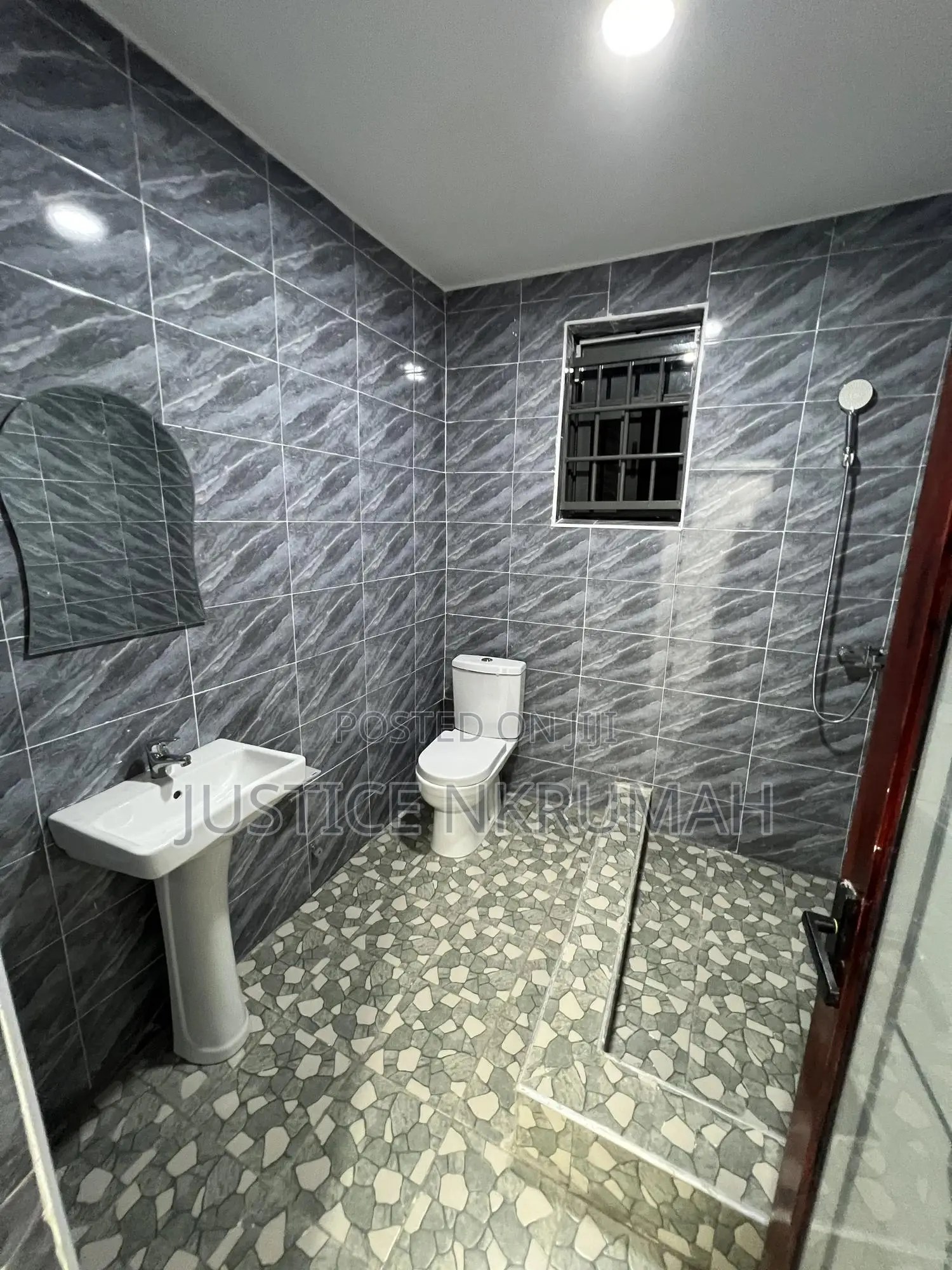 2bdrm Apartment in Mr Justice Estate, Bortiano for rent