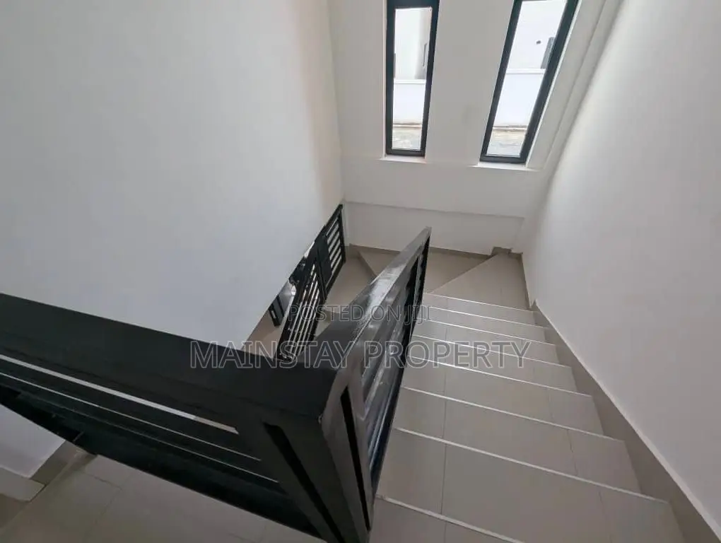 3bdrm House in Achimota for sale