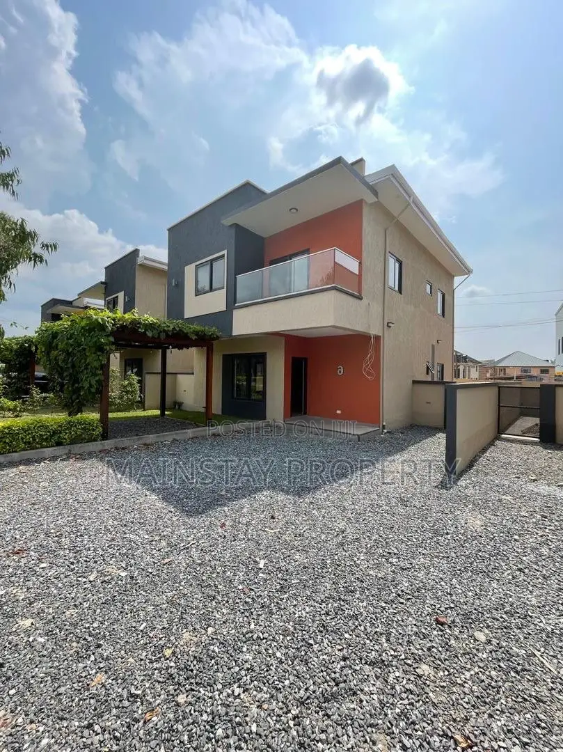 4bdrm House in Adenta for sale