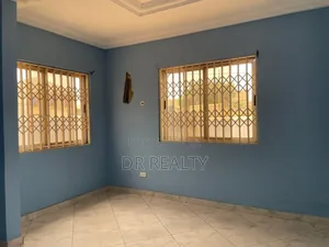3bdrm House in Devtraco, Tema Metropolitan for rent