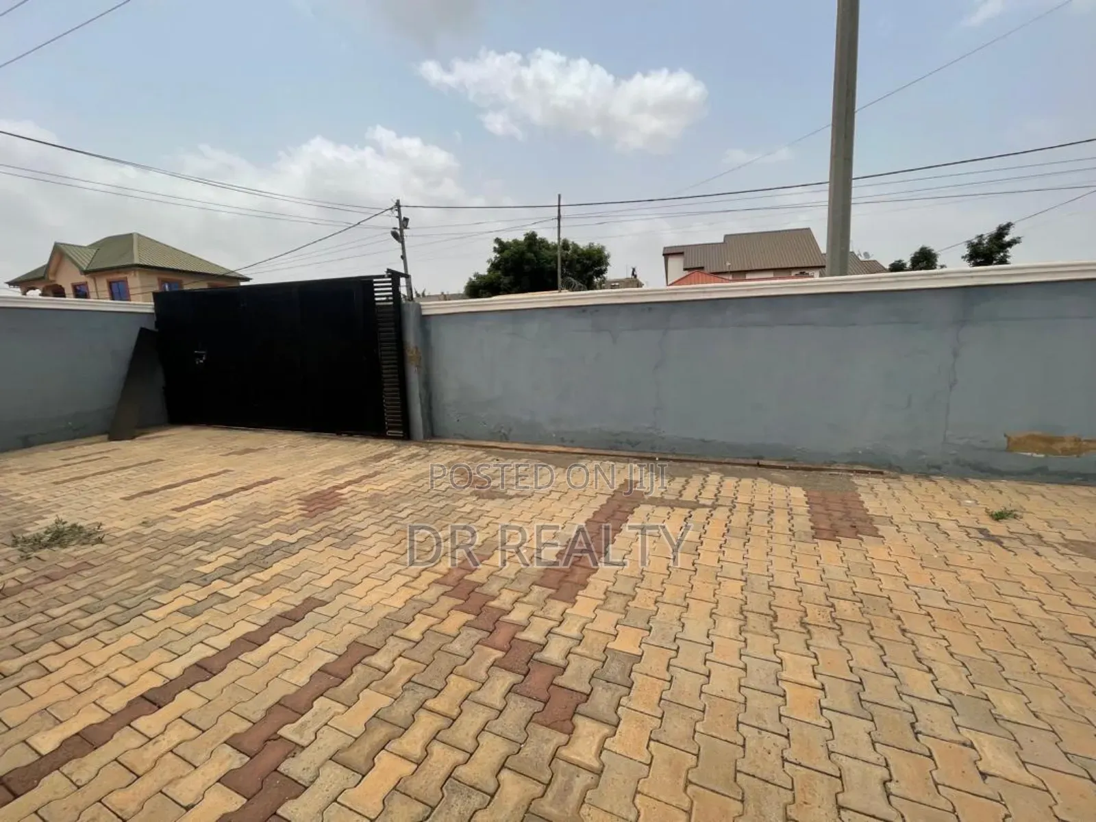 3bdrm House in Devtraco, Tema Metropolitan for rent