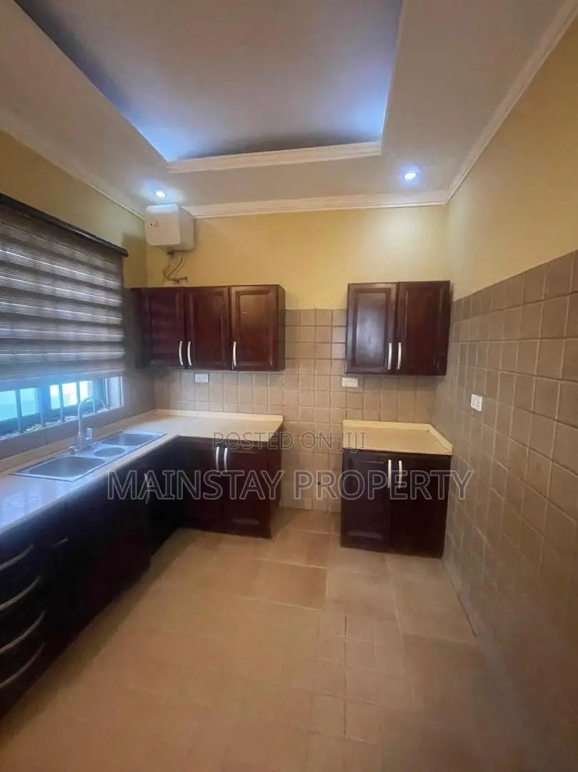 3bdrm House in Ashomang Estate for sale