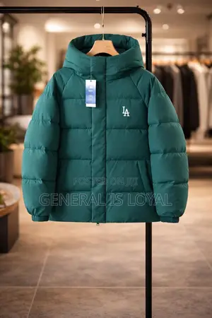 Black Mlb New York Yankees Quilted Puffer Jacket.