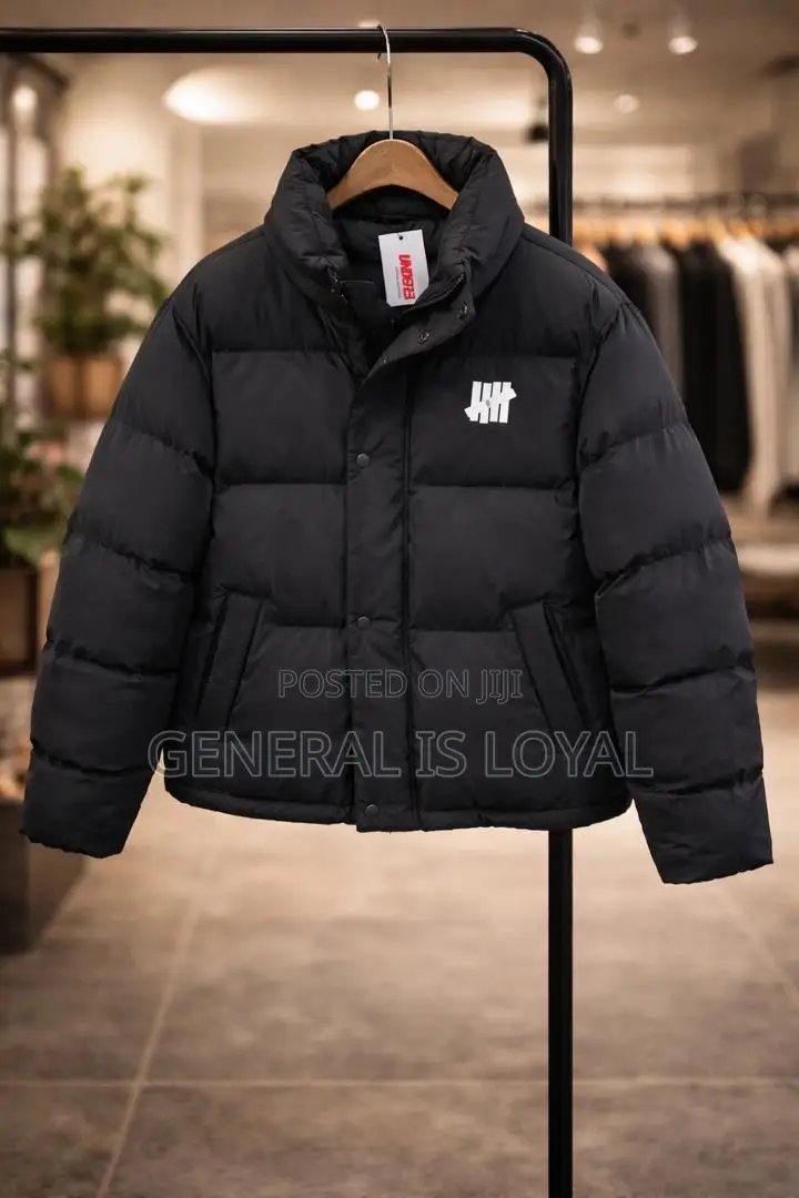 Black Mlb New York Yankees Quilted Puffer Jacket.