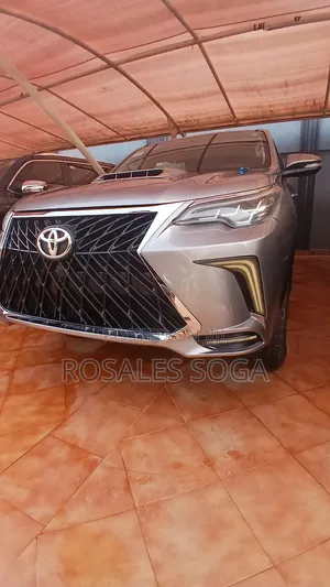 Toyota Fortuner 2.4 D AWD 2019 Beige