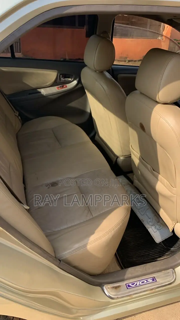 Toyota Vios 2010 Gold