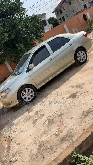 Toyota Vios 2010 Gold