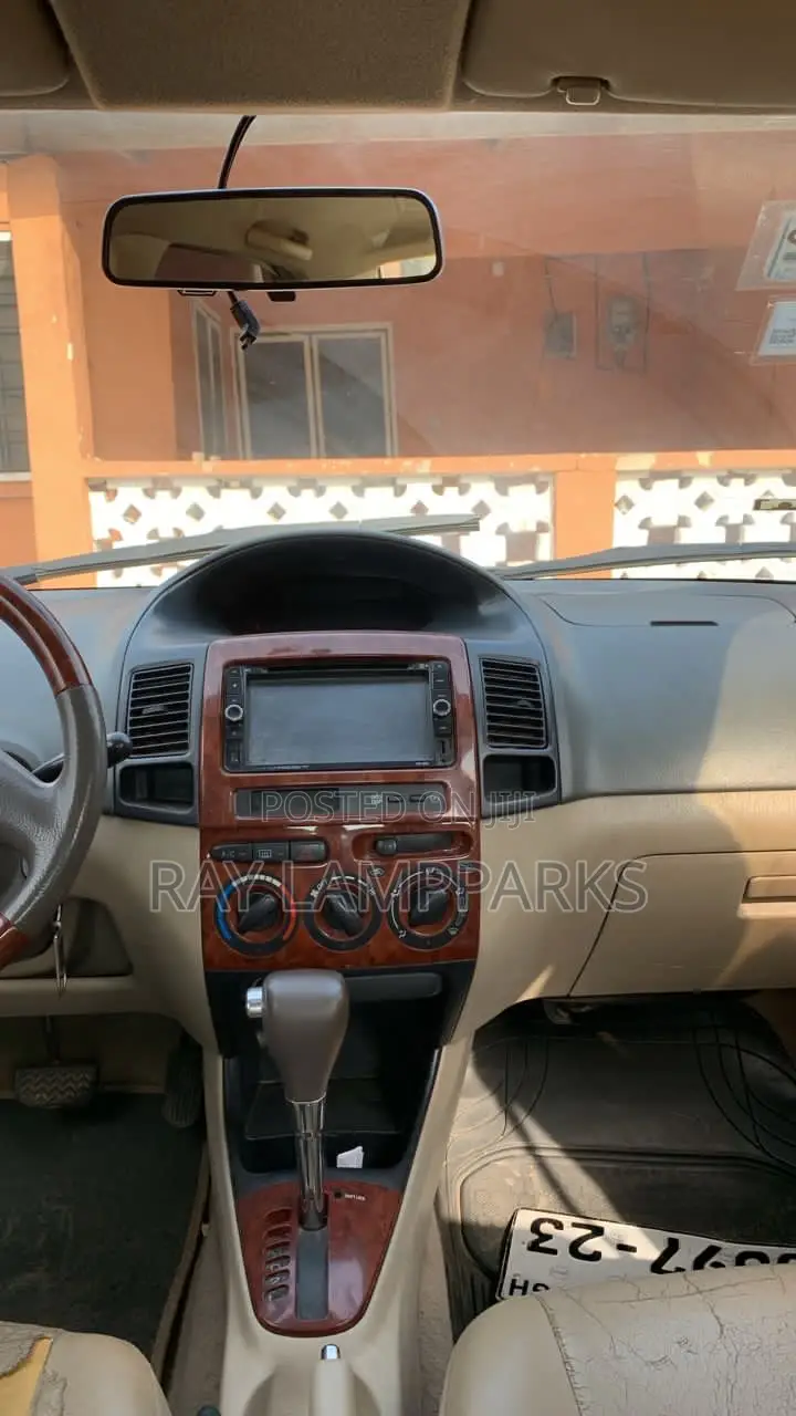 Toyota Vios 2010 Gold