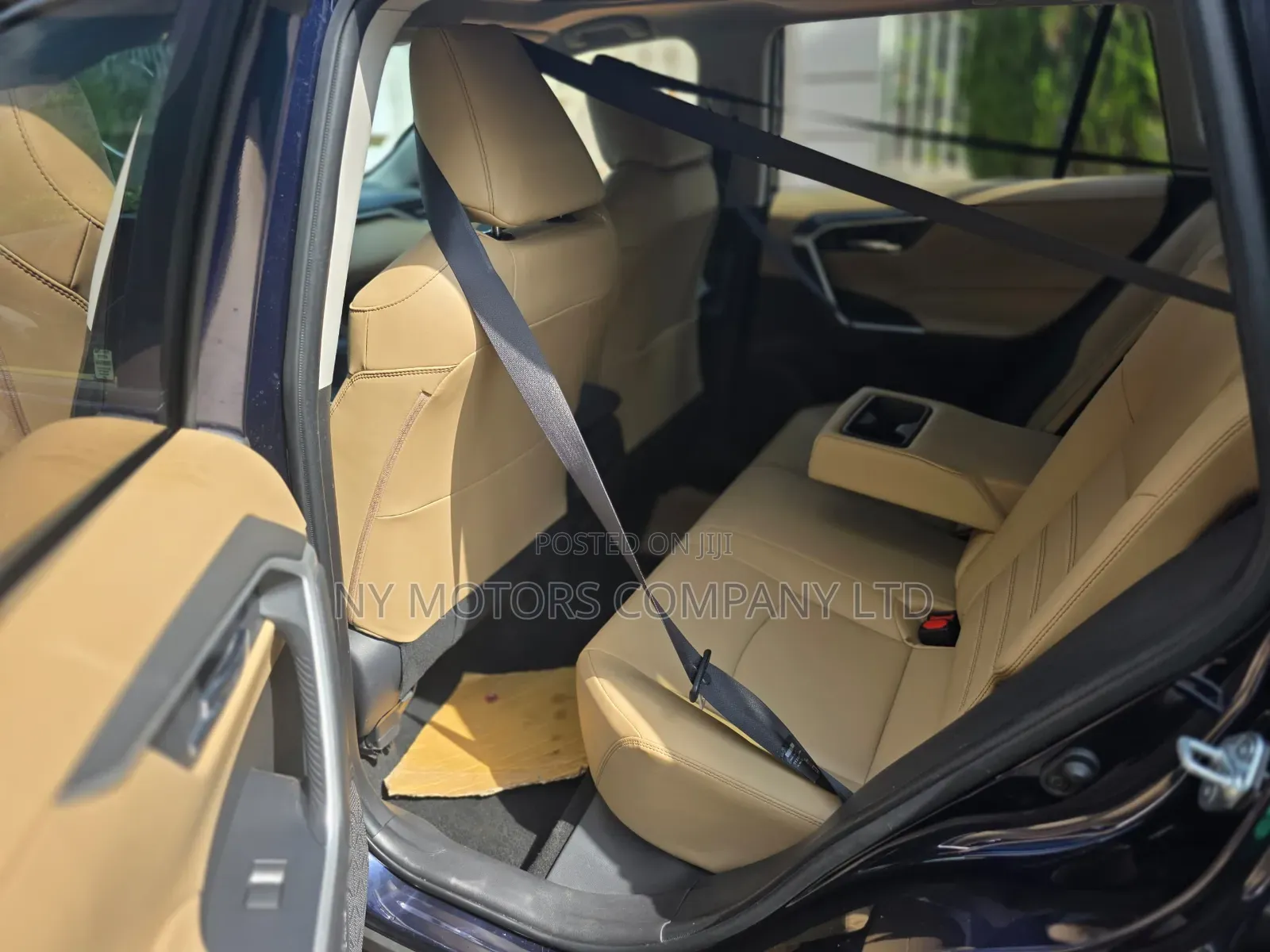 Toyota RAV4 XLE Premium 2021 Blue