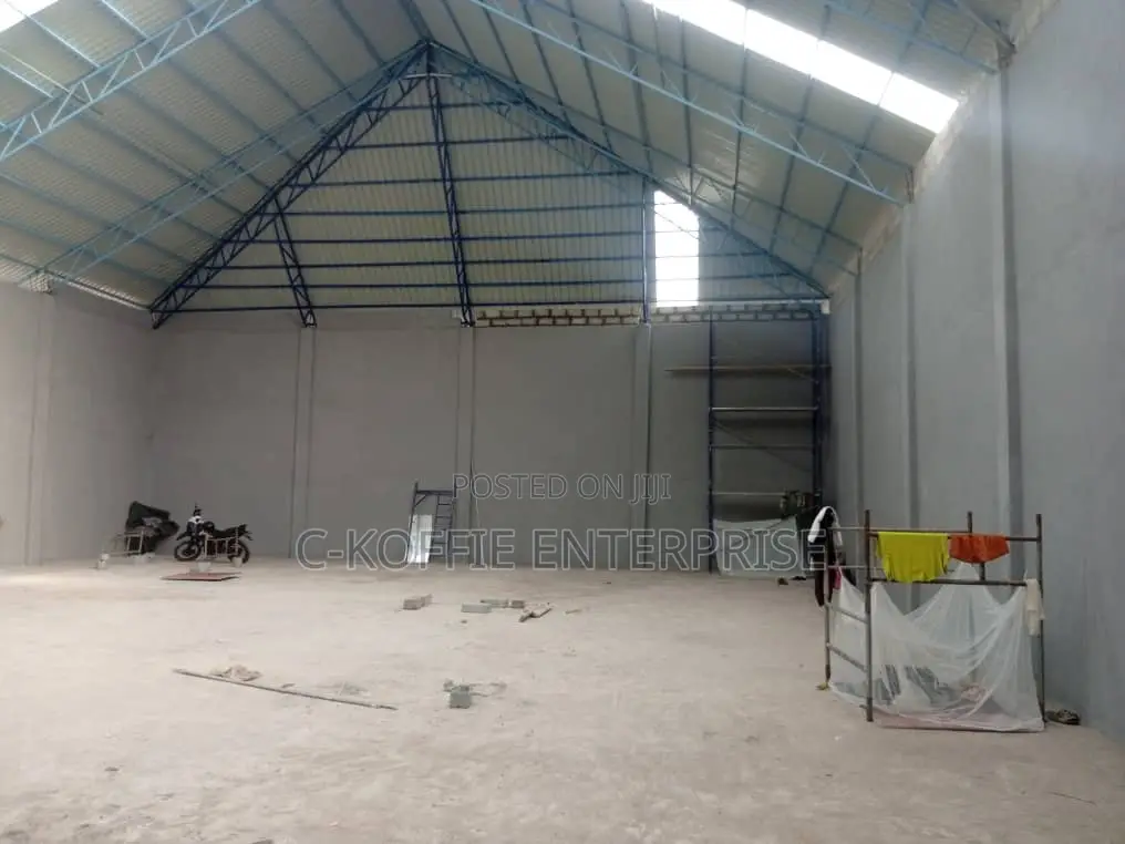 650 SQM Warehouse at Tema Com 25 for Rent