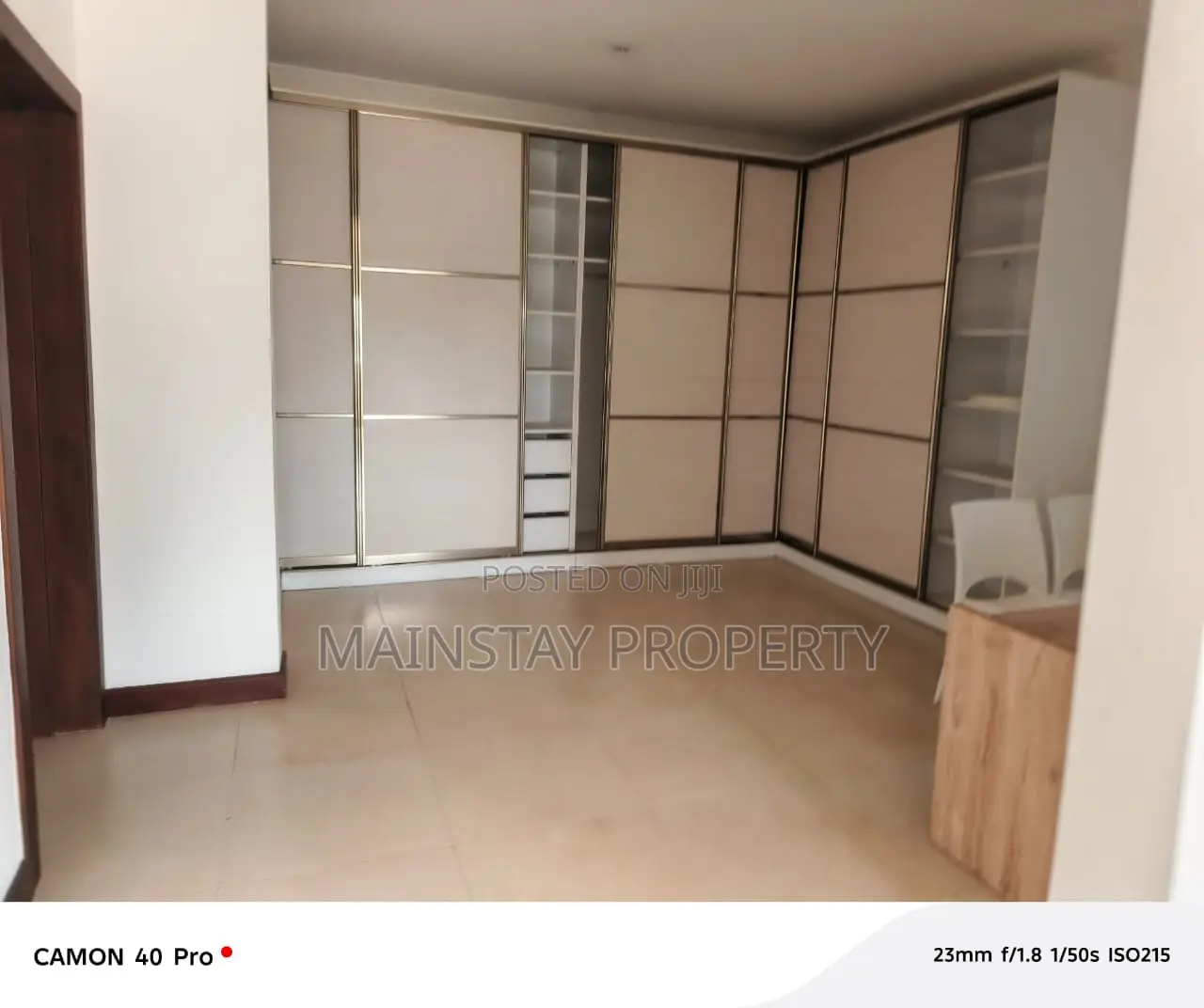 4bdrm Townhouse / Terrace in Airport Residential Area for rent