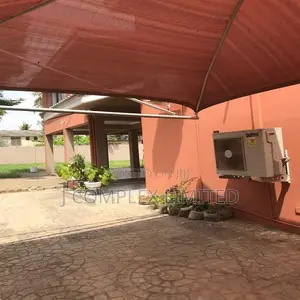 3bdrm Apartment in Coffee Shop Area for rent
