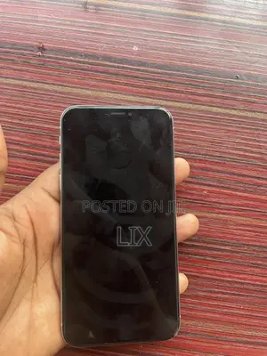 Apple iPhone XS 64 GB White