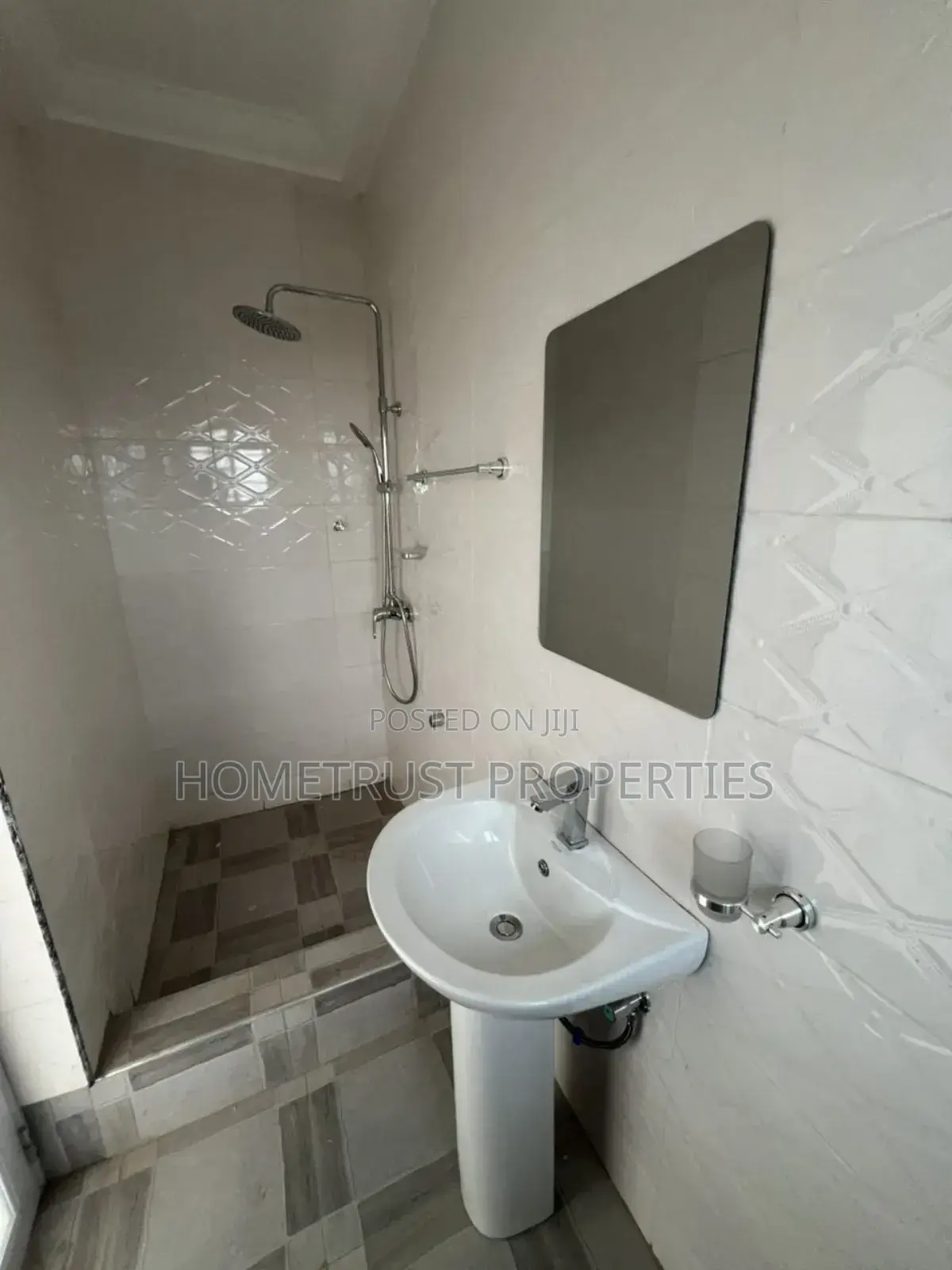 3bdrm House in Hometrust Properties, Ashomang Estate for sale