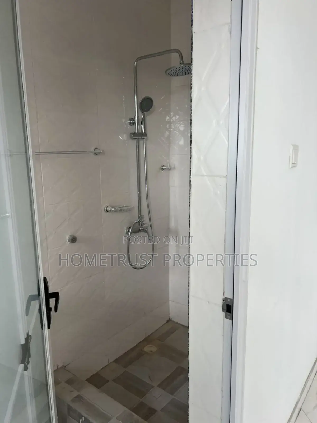3bdrm House in Hometrust Properties, Ashomang Estate for sale