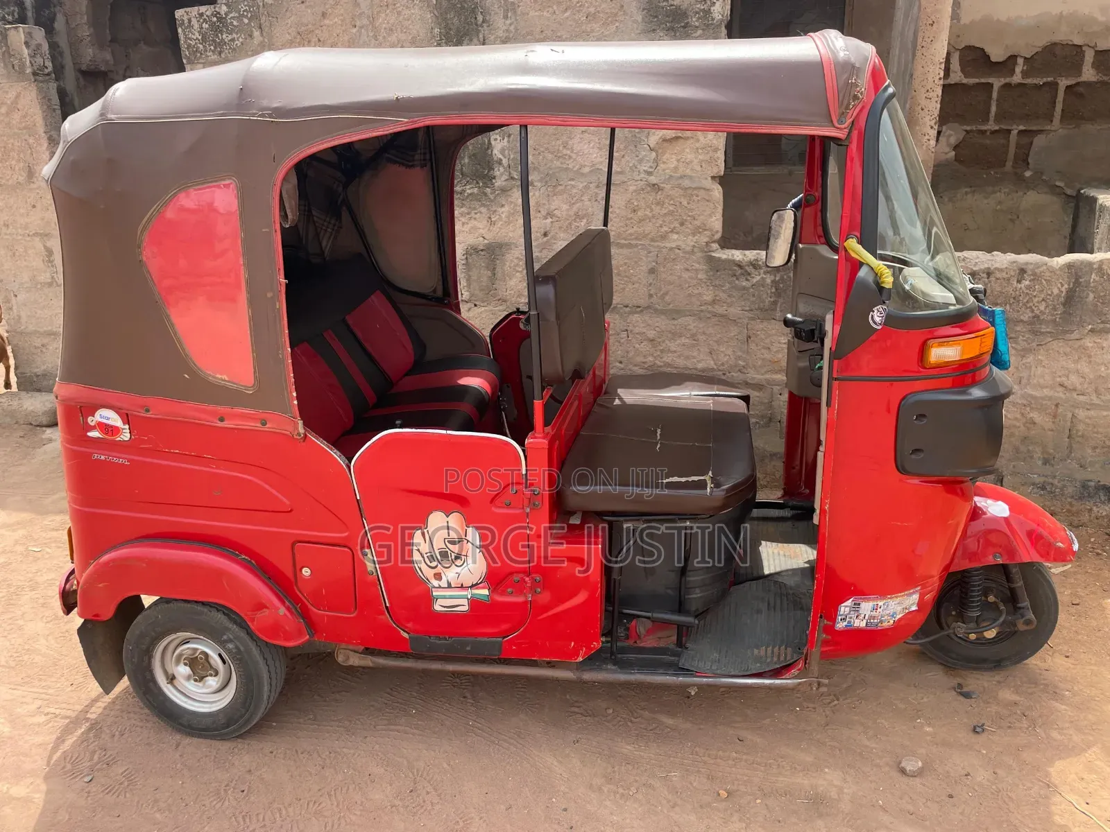 Bajaj RE 2025 Red
