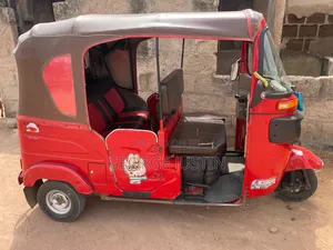 Bajaj RE 2025 Red