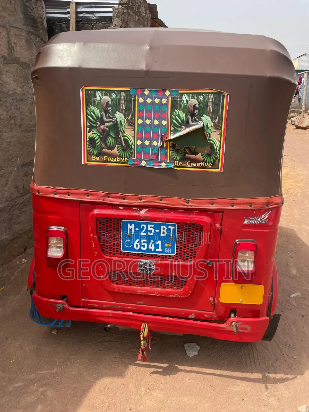 Bajaj RE 2025 Red