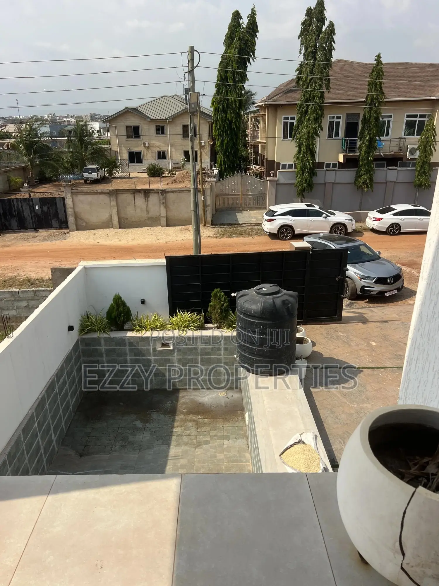 3bdrm Duplex in East Legon Hills for sale