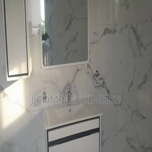 4bdrm House in Coffee Shop Area for rent