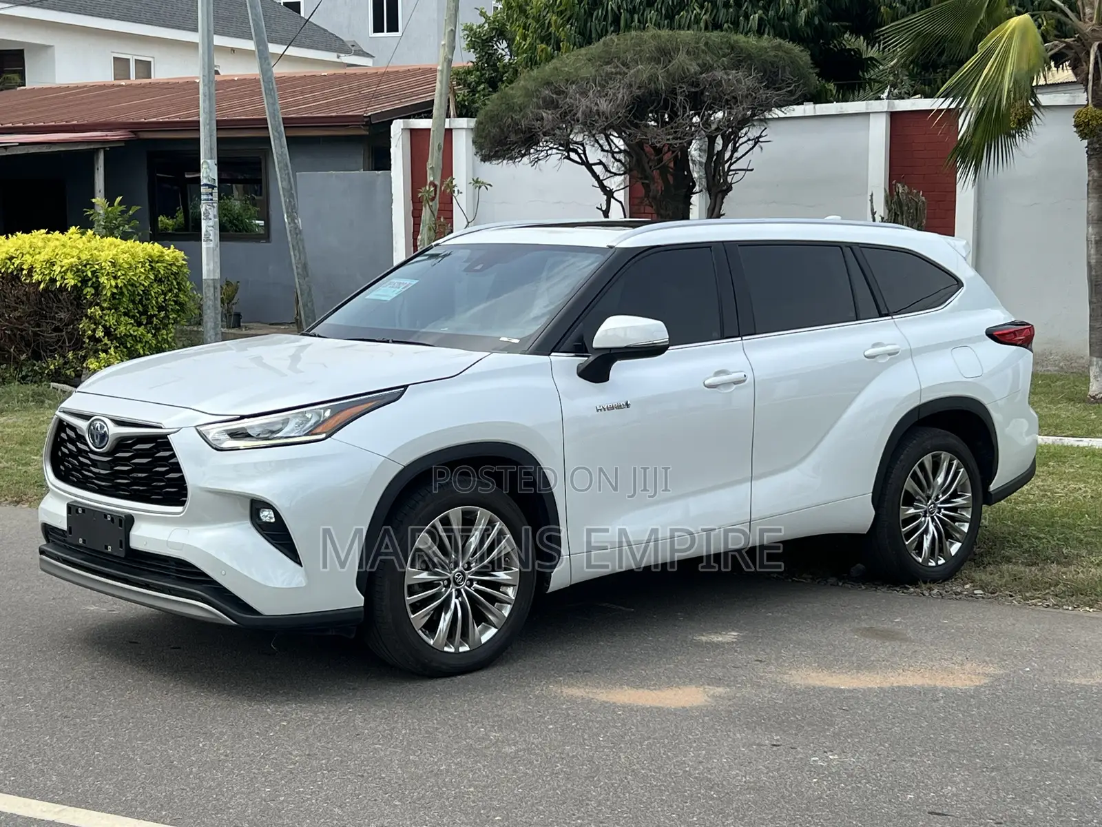 Toyota Highlander XLE AWD 2024 White
