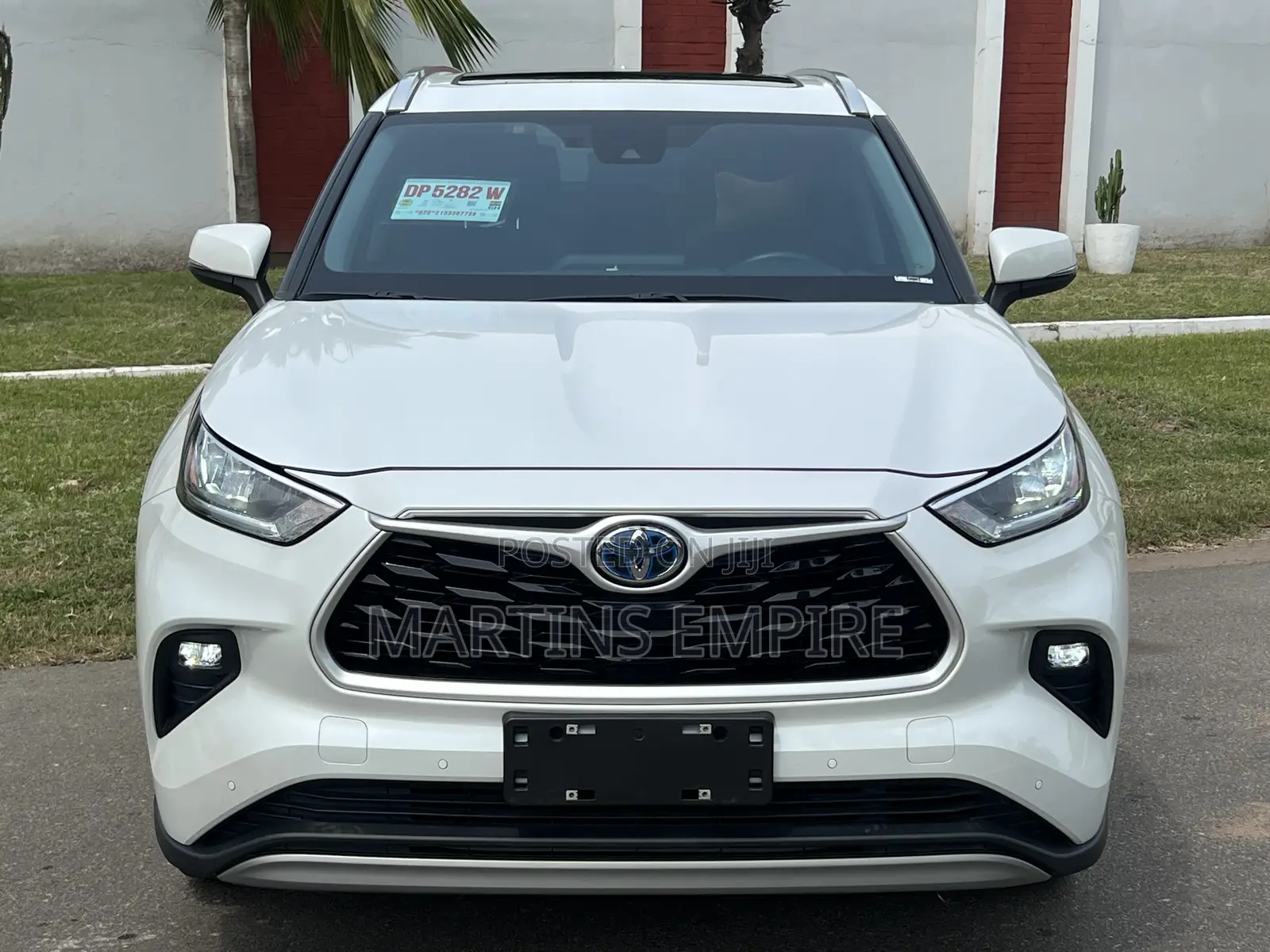 Toyota Highlander XLE AWD 2024 White