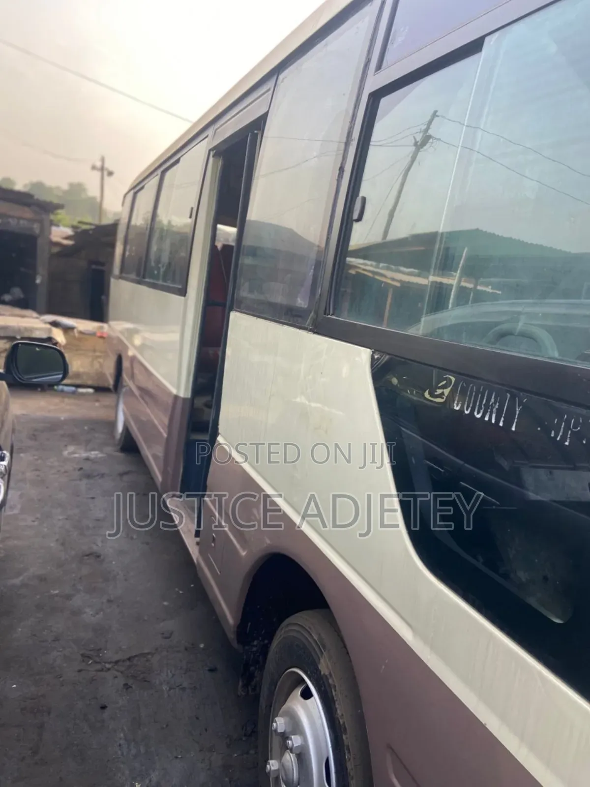Hyundai County 2014 Yellow