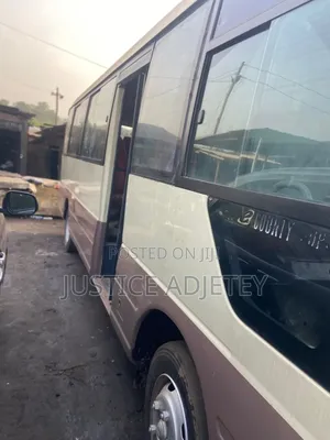 Hyundai County 2014 Yellow