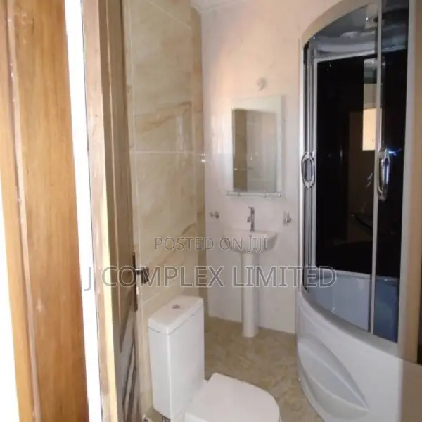 4bdrm House in Coffee Shop Area for sale