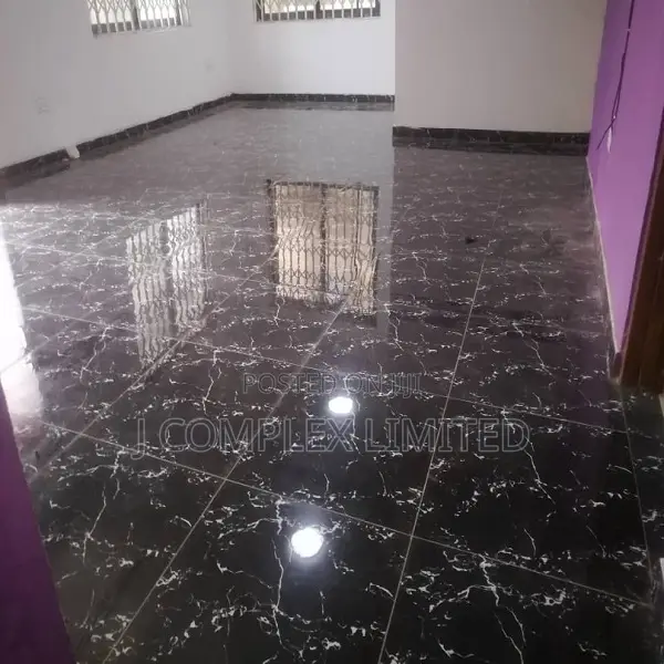 4bdrm House in Coffee Shop Area for sale