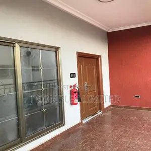 4bdrm House in Coffee Shop Area for sale