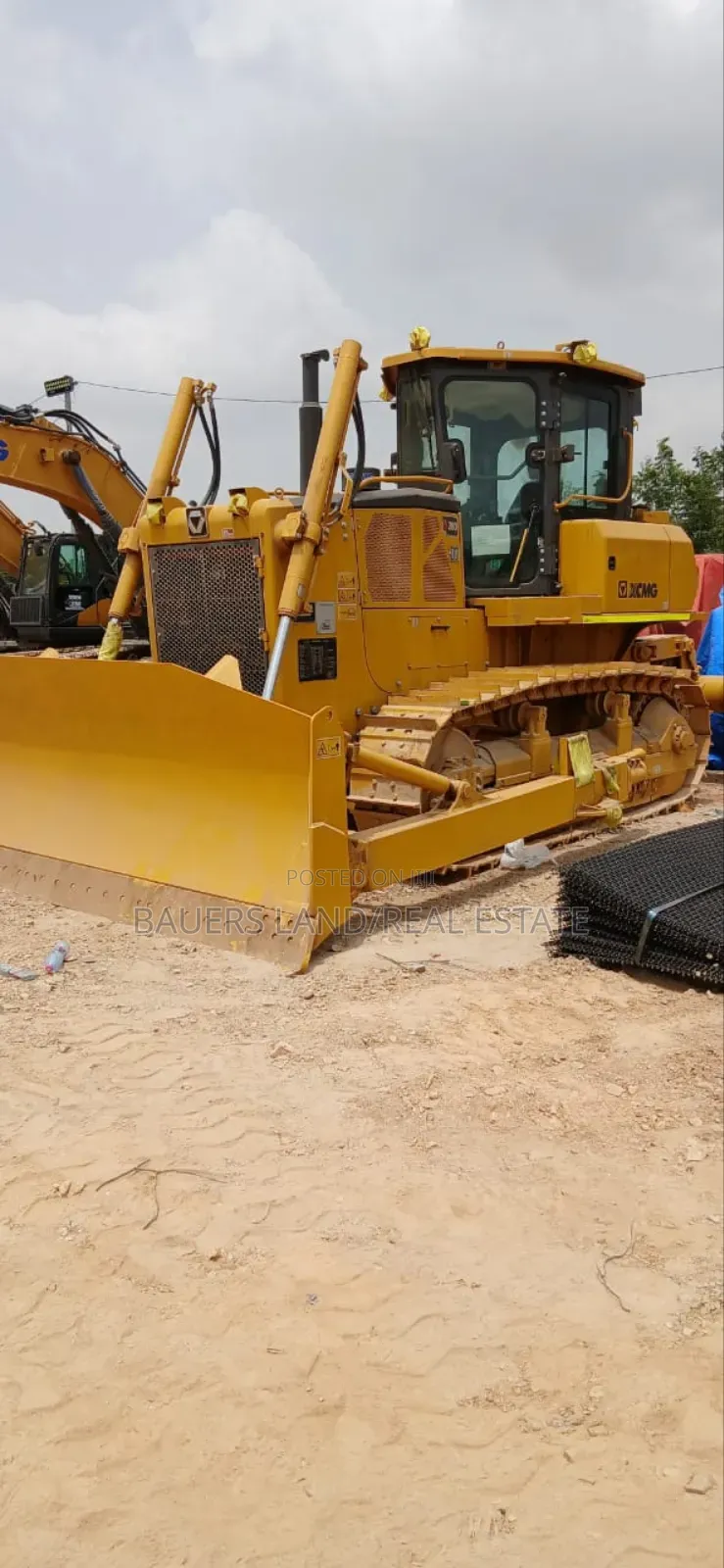 Heavy-Duty Crawler Bulldozer, Specifically an XCMG D260 Model.