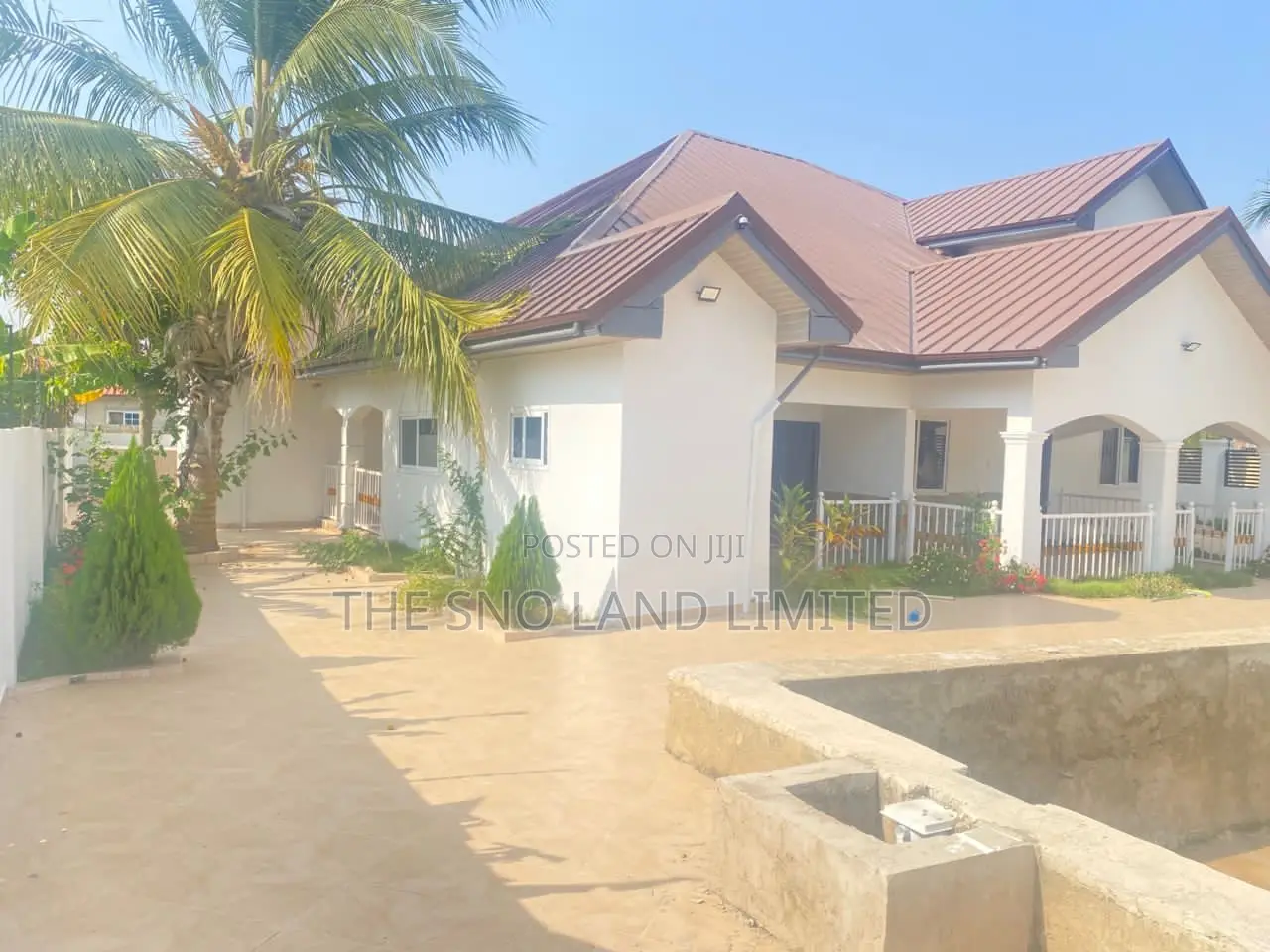 6bdrm House in The Sno Land, Weija for rent
