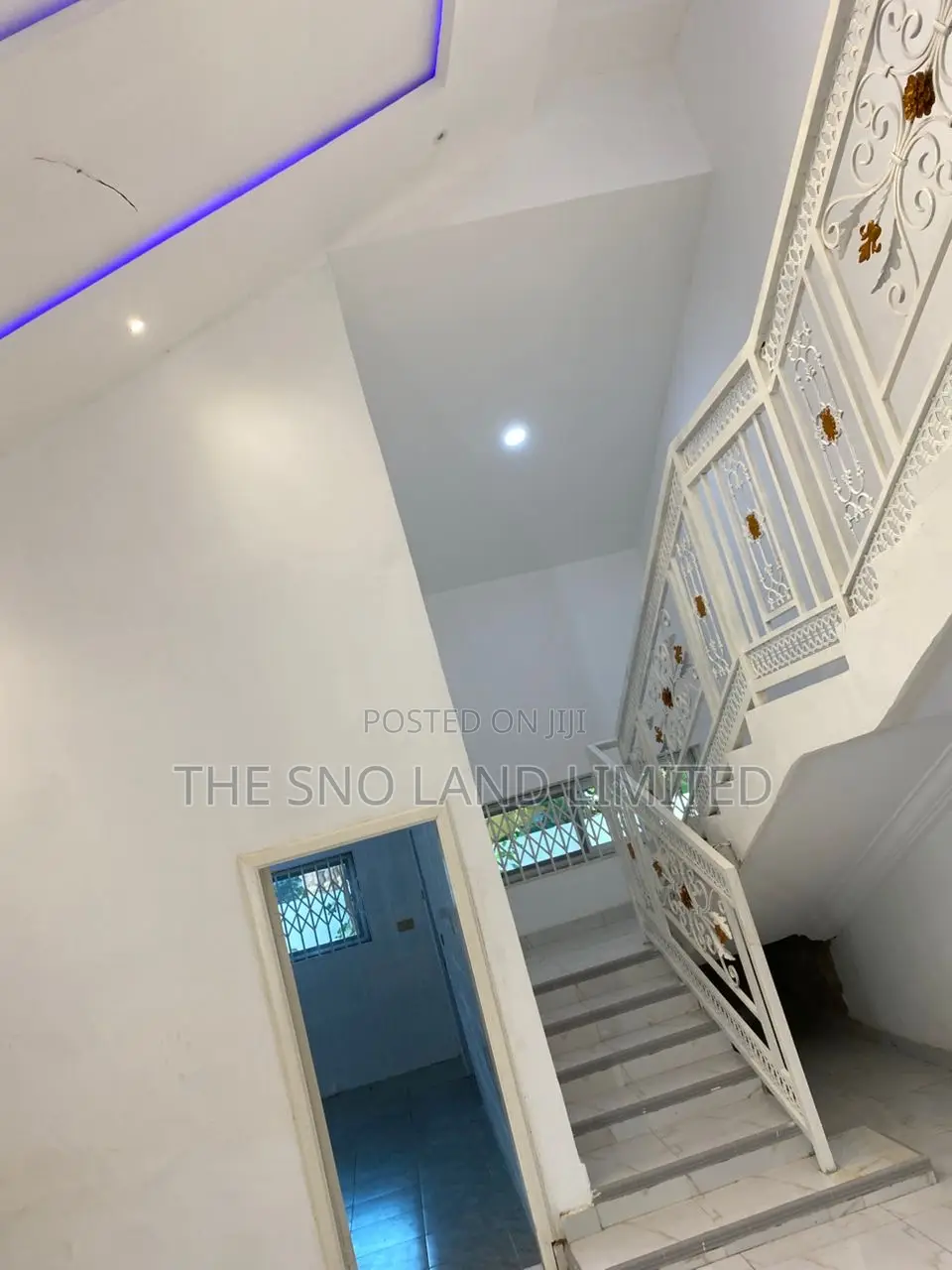 6bdrm House in The Sno Land, Weija for rent