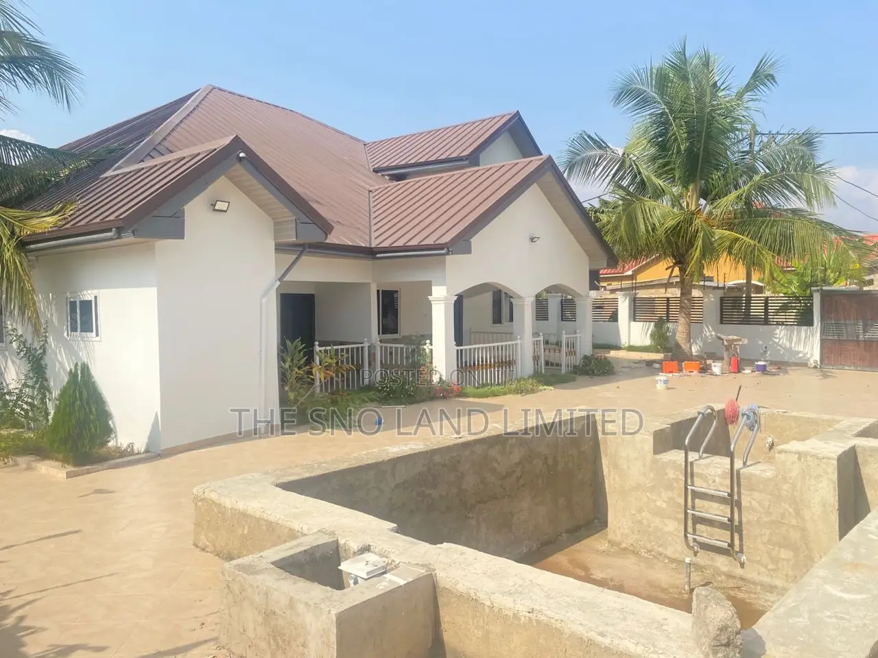 6bdrm House in The Sno Land, Weija for rent