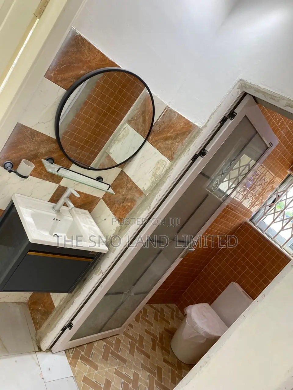 6bdrm House in The Sno Land, Weija for rent
