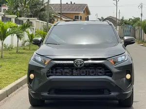 Toyota RAV4 XLE FWD 2020 Gray