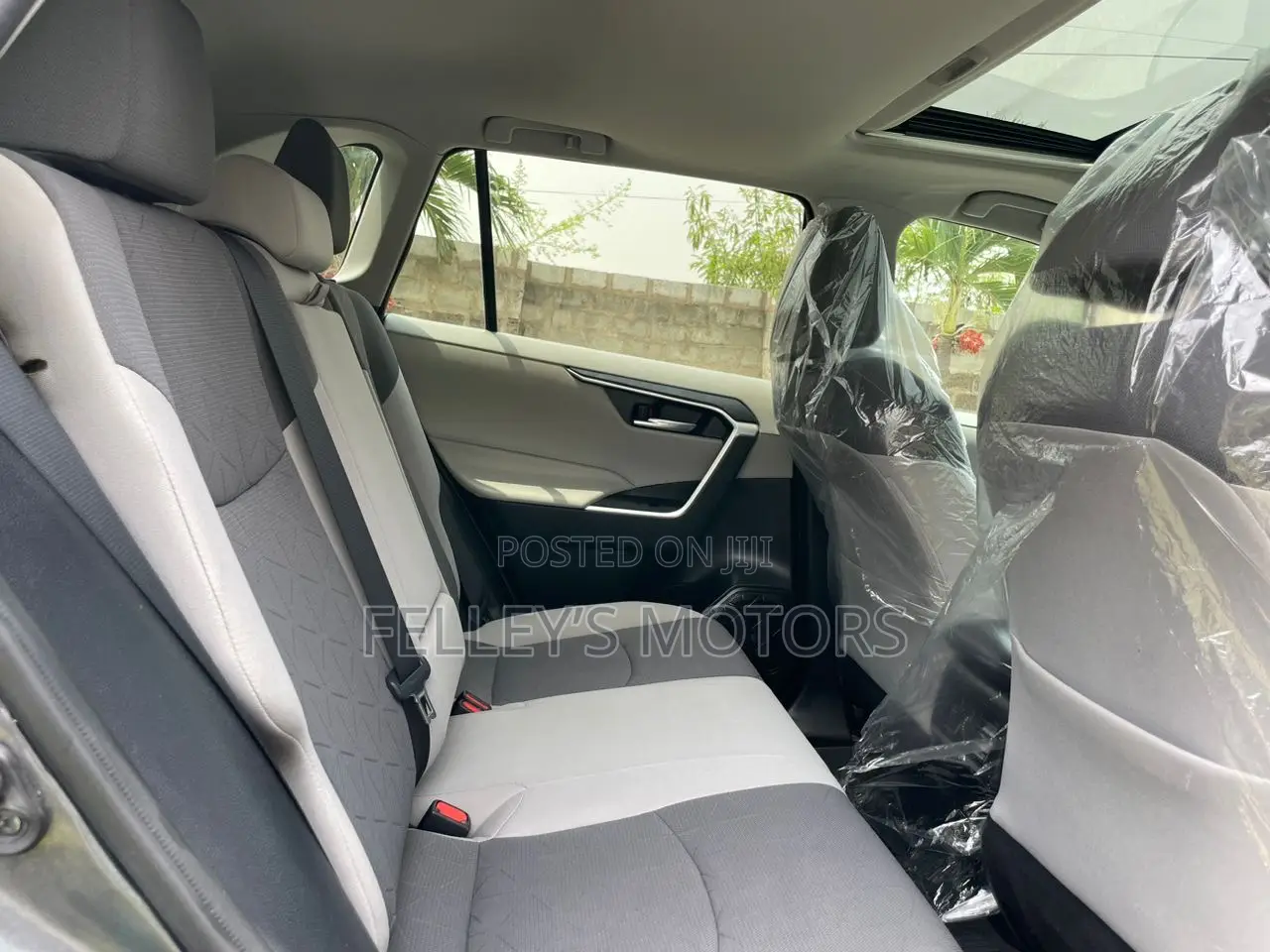 Toyota RAV4 XLE FWD 2020 Gray