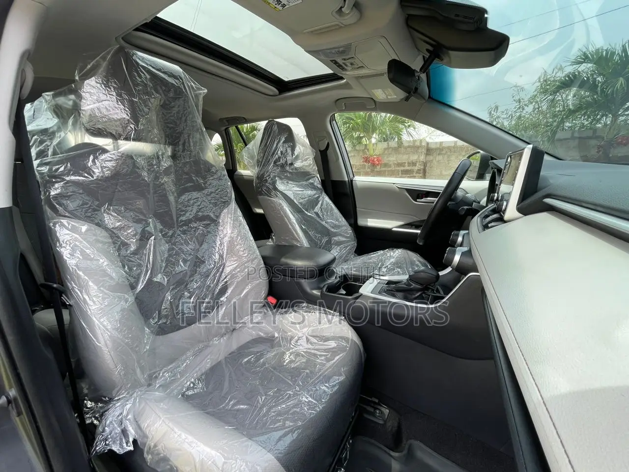 Toyota RAV4 XLE FWD 2020 Gray