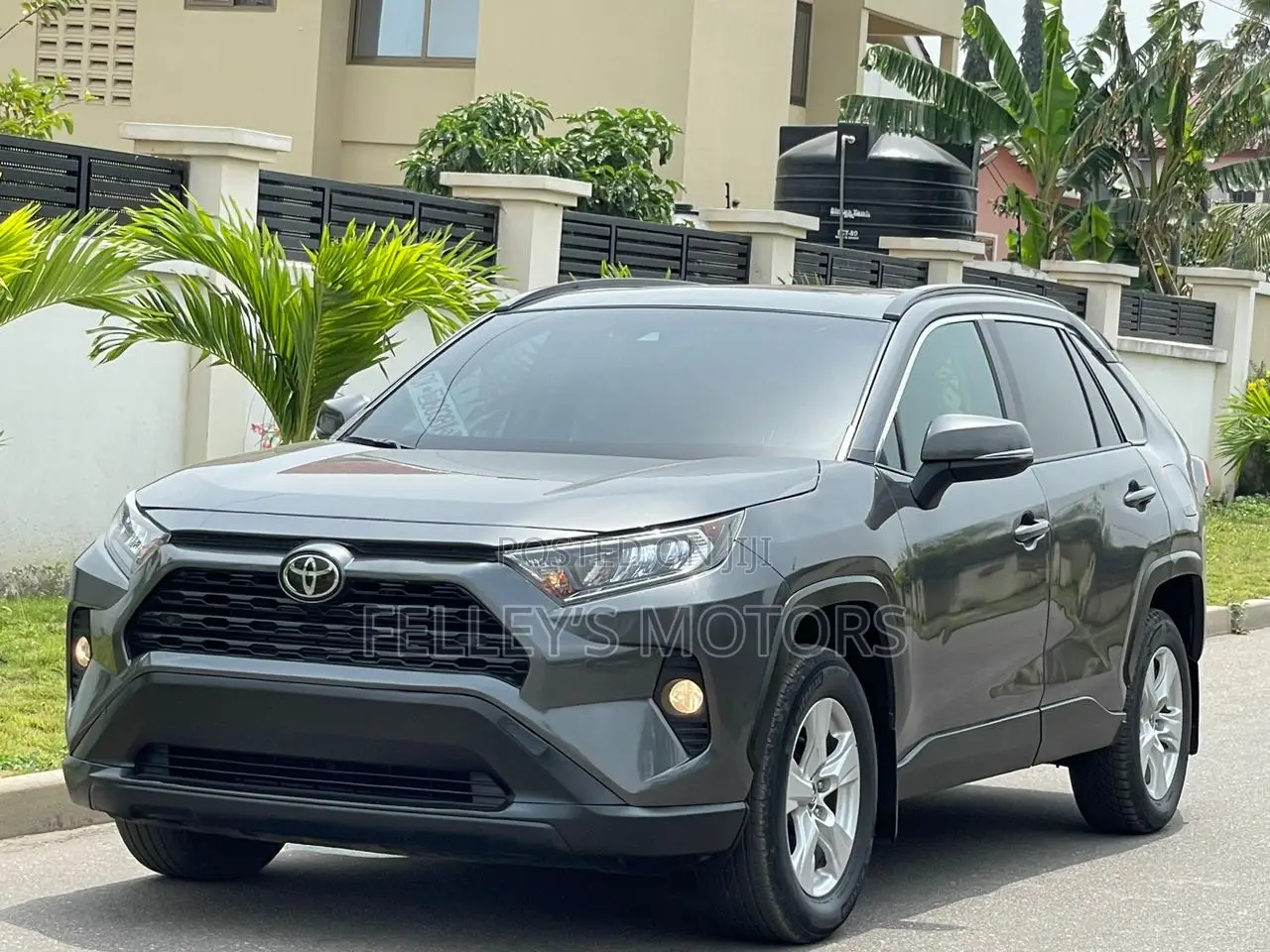 Toyota RAV4 XLE FWD 2020 Gray