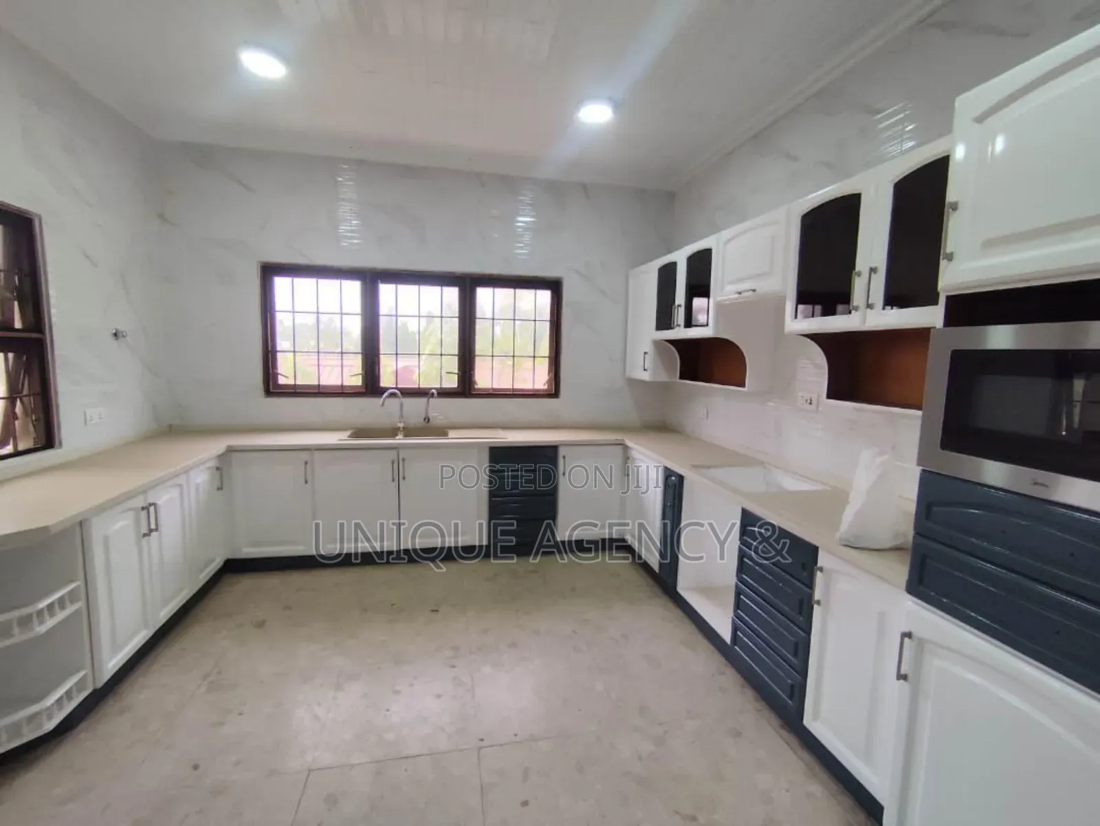 4bdrm Duplex in Spintex for sale