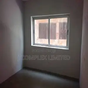 5bdrm House in Coffee Shop Area for sale
