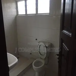 5bdrm House in Coffee Shop Area for sale